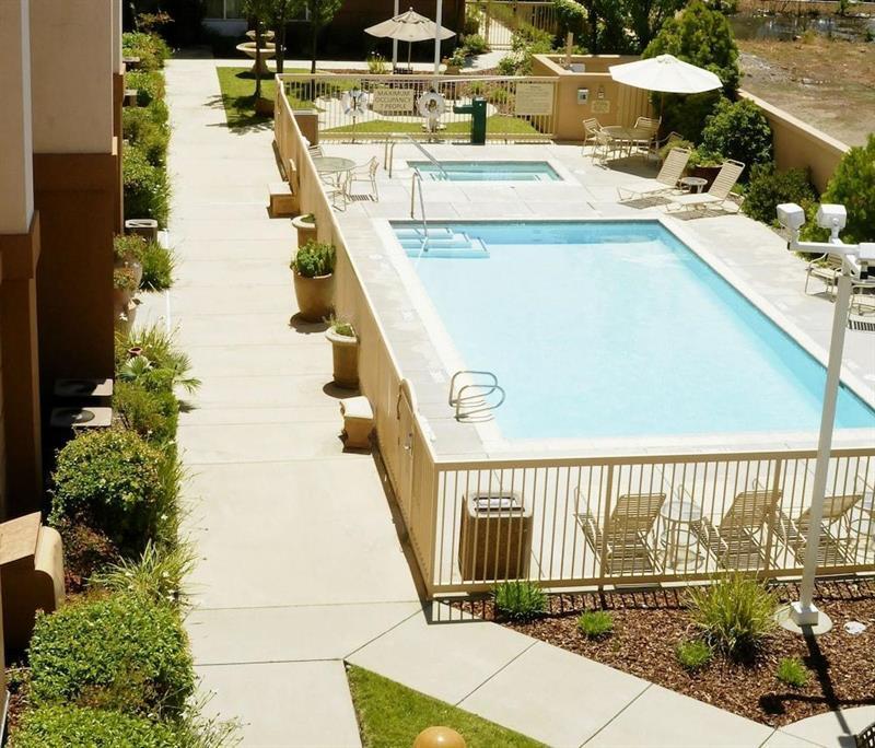 Surestay Plus Hotel By Best Western רדינג מראה חיצוני תמונה